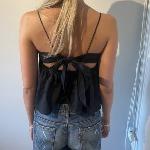 Topp med knytning  - Så fin topp! 