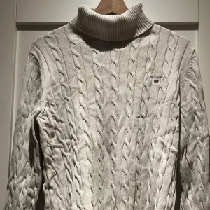 Gant polotröja  - Nypris ca 1500kr fint skick, 250kr 💛