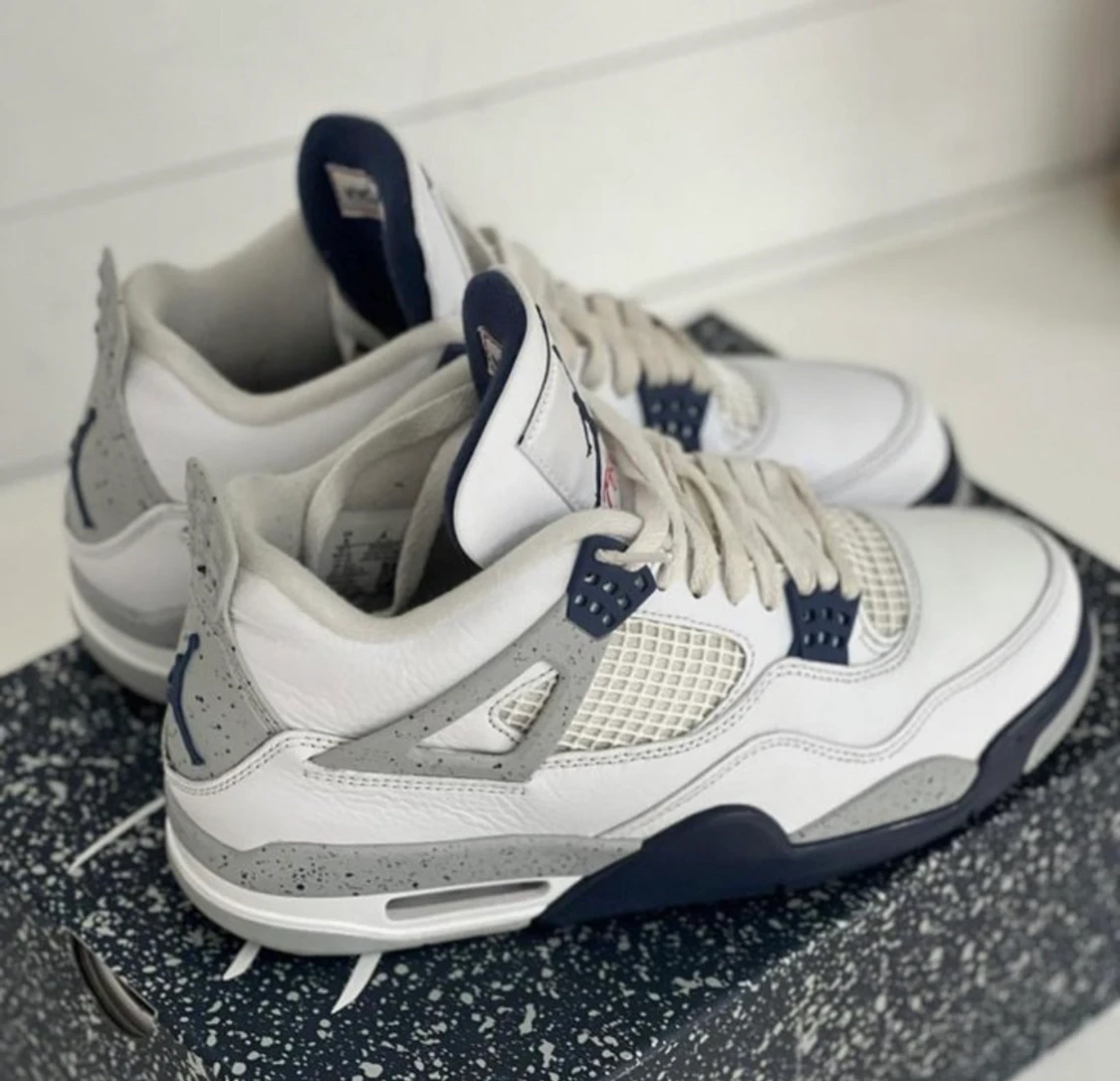 Air Jordan 4 Retro Midnight Navy - 90
