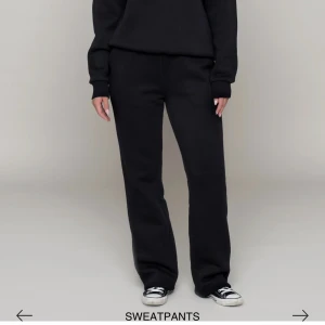 Lxa sweatpants - Sweatpants från lxa, svarta och storlek S. Bra skick och knappt använda
