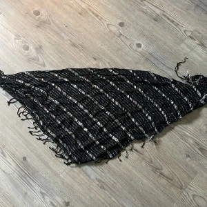 Sjal  - Svart fin glittrig sjal 