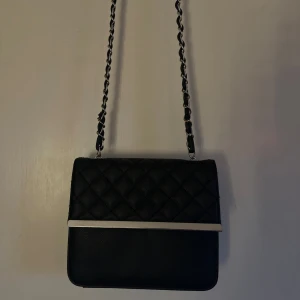 Svart väska  - Bra skick!