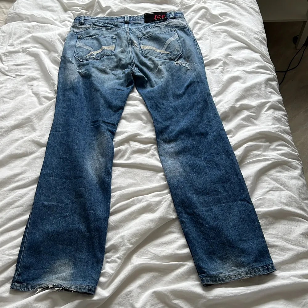 Snygga Jeans med snygg tvätt.  Cond 8/10. Jeans & Byxor.