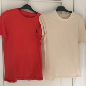 T shirts - T-shirts. Alla t shirts använder jag inte mer och använt förlängesedan. Kontakta mig om vilken t shirt ni vill ha och så löser jag👍