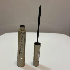 Telescopic Mascara - Super bra skick❤️aldrig använd, säker pga av att jag har andra mascaror jag använder❤️ köpt för 127kr säljer för 45kr❤️ tryck ej på köp nu, kontakta mig innan❤️