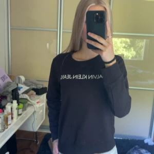 Sweatshirt - Calvin klein black sweatshirt, worn a few times