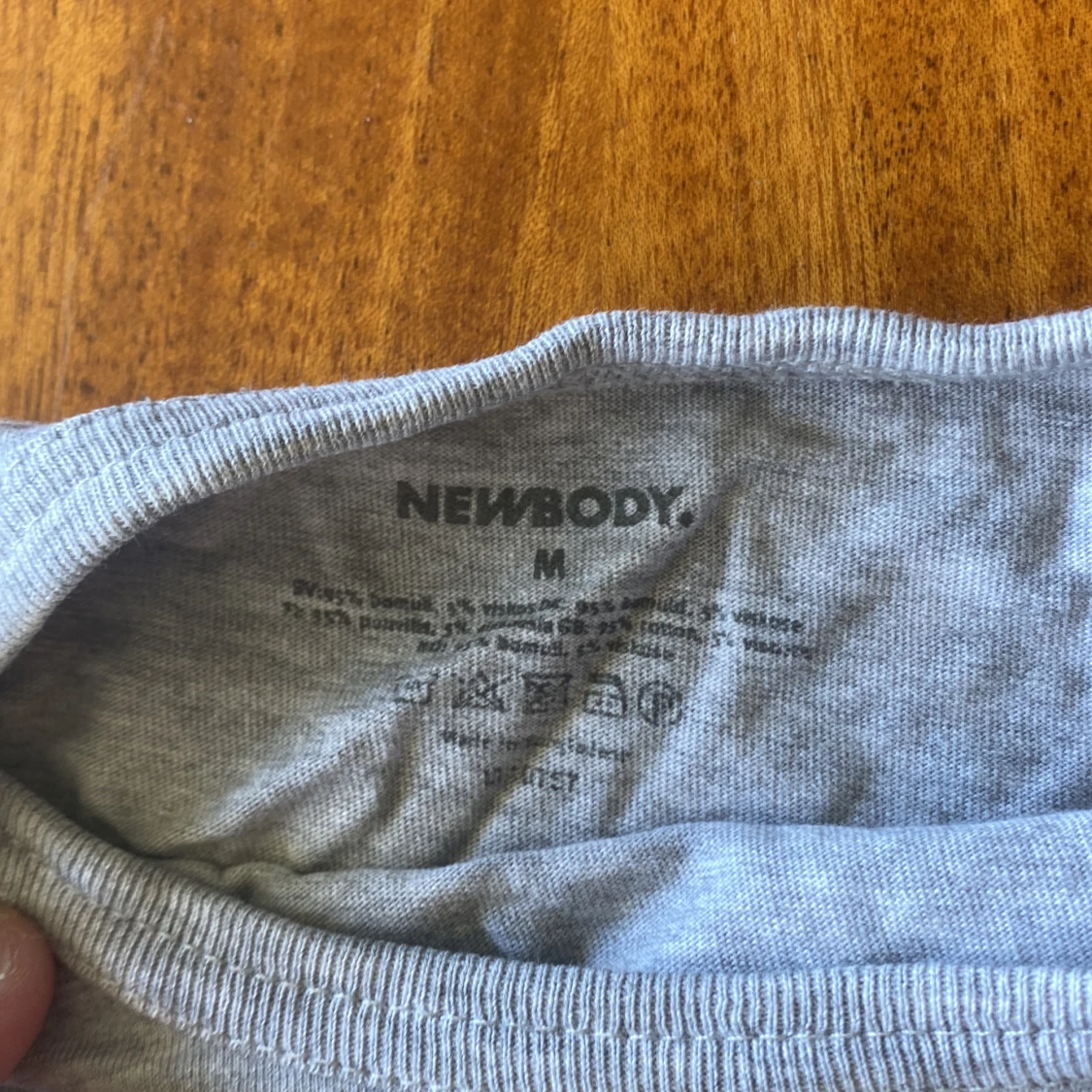 Newbody grå tshirt M - 90