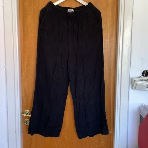 Linnebyxor - Svarta linnebyxor raka