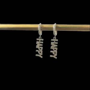 Happy örhängen  - Finns i guld men det står love🥰 köp för 139/par