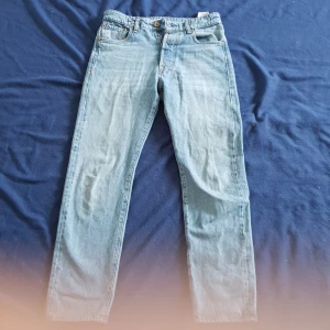 Jack and jones byxor - Den är 27 30 i mått  Bra skick och bra kvalitet 