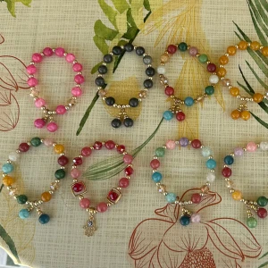 Handmade bracelets - Beaded handmade bracelets  100 per styck men pris kan diskuteras vid snabb affär 