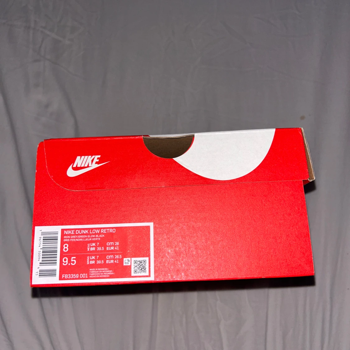 Hej jag säljer mina feta Nike dunks därför att det var tyvärr fel storlek de har endast används vid 3 olika tillfällen - 91