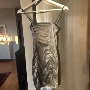 Festklänning - Fin festklänning från HM Storlek XS