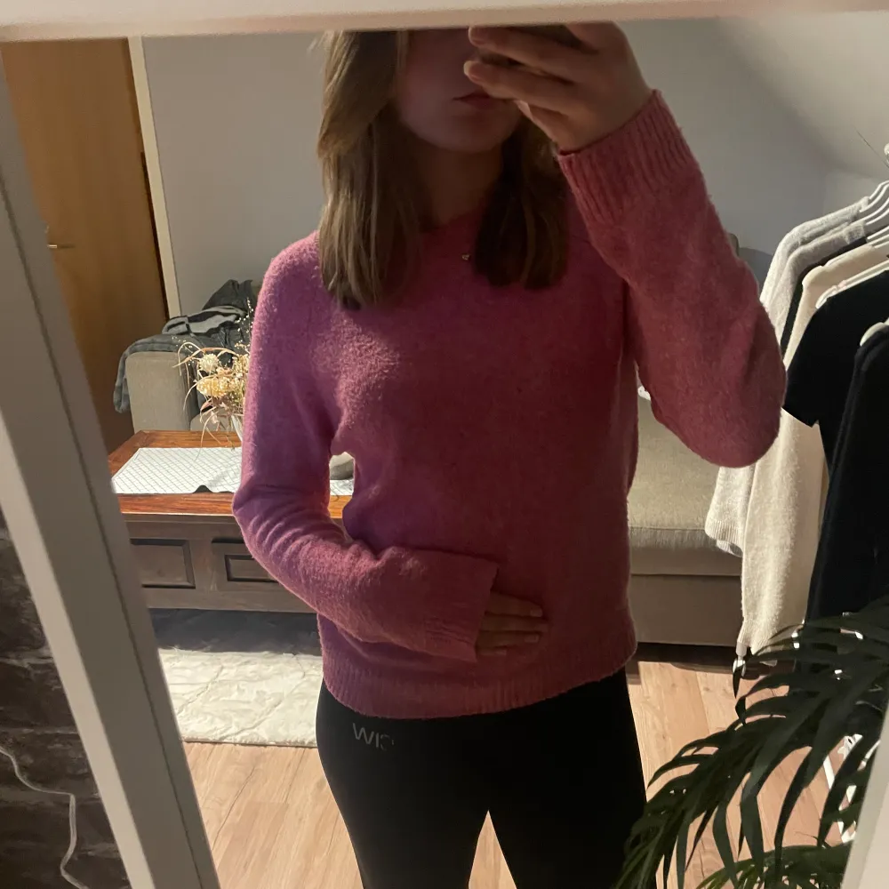 Söt rosa stickad tröja från Vero Moda, storlek s💗. Tröjor & Koftor.