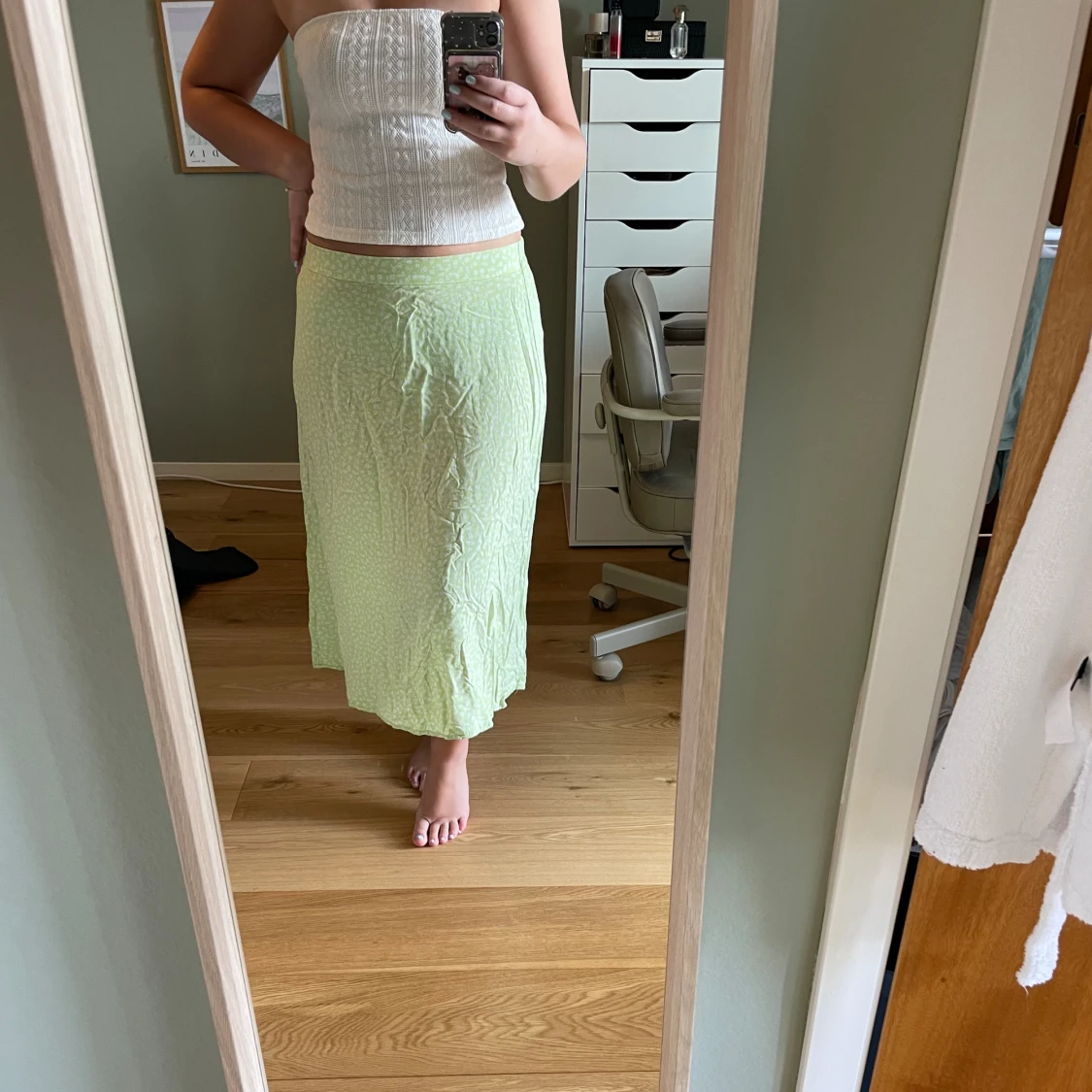 Grön blommig midikjol  - 90