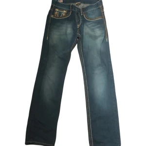 Knappt andvända trueys - Knappt andvända trueys, 34w men funkar M - L. Pris kan diskuteras i dm 