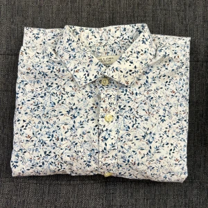 Jack&Jones premium skjorta  - Perfekt skick använd endast 2 gånger Priset kan diskuteras vid snabb affär 