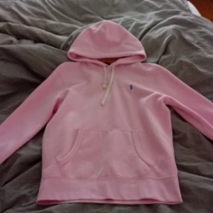 Ralph lauren hoodie - Hoodie från Ralph lauren storlek xs passar s aldrig använd  