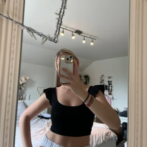 Crop top - Very cropped. New  