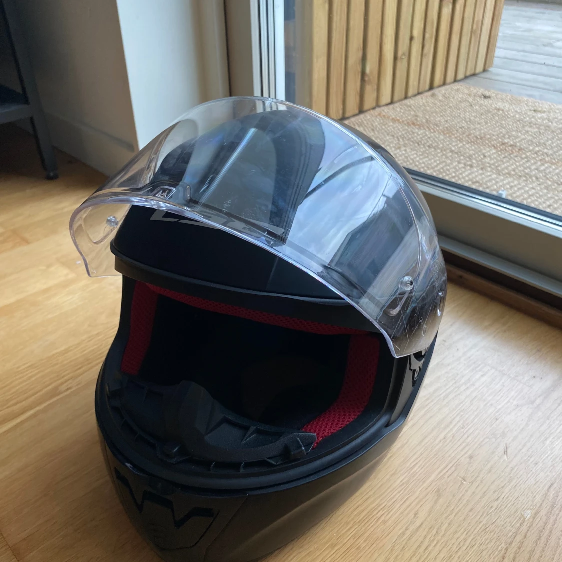 Moppehjälm (säljer även denna på Vinted)