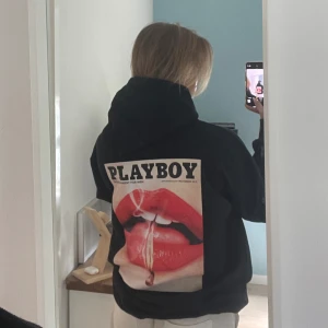 Playboy hoodie - Playboy hoodie som inte kommer till användning längre!💕pris kan diskuteras!