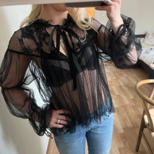 Zara topp - Superfin topp från Zara med spets💕