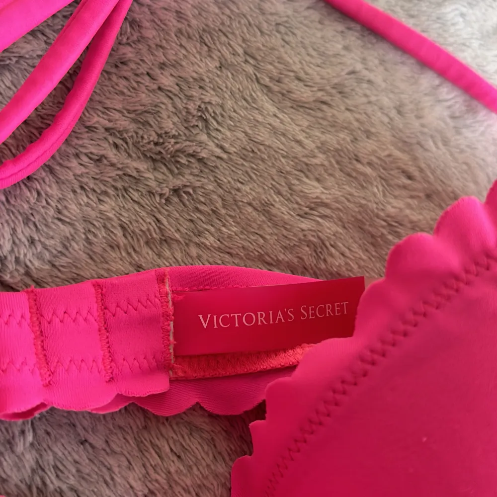 Bikini överdel från Victoria Secret Cup size 32C Passar runt storlek S . Övrigt.