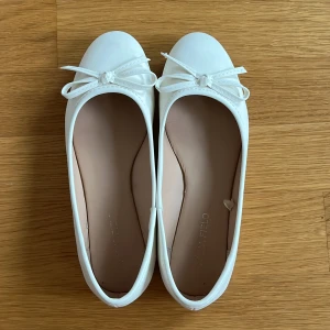 Ballerinaskor - Supersöta ballerinaskor från Anna Field! Endast använda en gång!❤️I storlek 34!💗