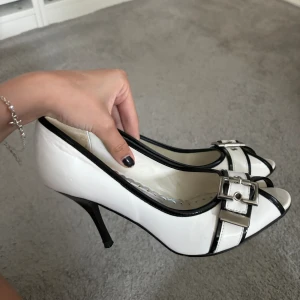 Klackskor - Världens coolaste klackar! Köpta second hand!