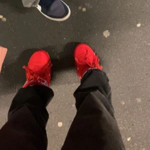 Moonboots - Skick 9/10. Köpta nya på raglady, använt få gånger när jag var i Åre. Skriv för mer bilder eller info. Storlek 35 - 38, jag har 38 ibland 39 och de passar. 