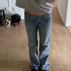 jeans lowrise - low waist jeans - för stora för mig som har 34