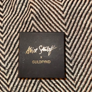 Äkta silver halsband - Silver halsband från Alice Stenlöfs första kollektion. Aldrig använt.