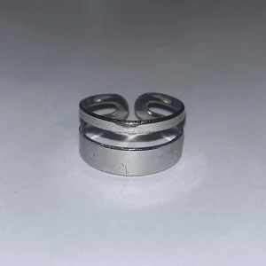 Ring🩶 - Jätte fin ring som man kan justera🤍