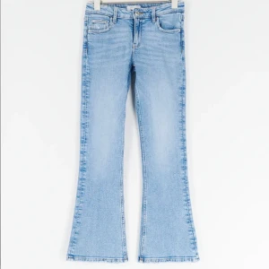 Jeans  - Säljer dessa jeans från gina tricot, storlek 158 och från barnavdelningen. Aldrig använda, bara testade! 