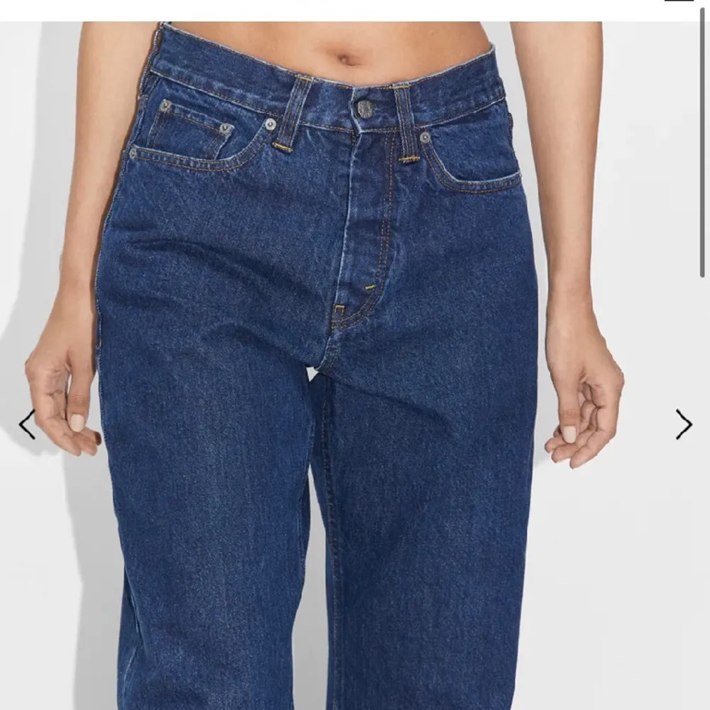 Skitsnygga jeans från HOPE, köpta i somras, men kommer inte till användning. Nyskick då de endast är använda ca två gånger. Nypris 1900kr. W27 L32 💙 Skulle säga att de passar Xs/S! . Jeans & Byxor.