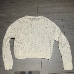 Stickad tröja - Superfin stickad tröja🩷