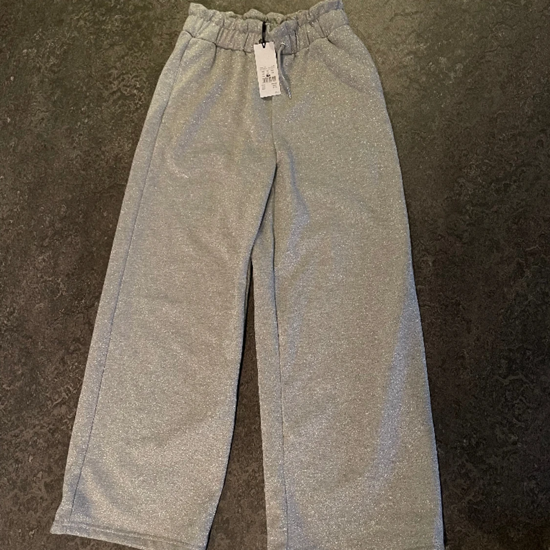 Glittriga mjukisbyxor 