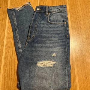 Mom jeans - Oanvända mom jeans från h&m. Storlek 40.