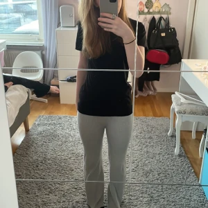 Mys byxor - Jätte sköna mjukis byxor som tyvär inte kommer till användning. Byxorna är i nyskick. 