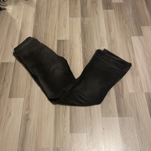 Slim jeans GANT - GANT slim jeans i bra skick Nypris = 1200 Skriv om du har några frågor