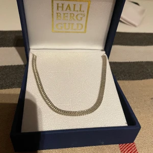 Silverkedja - Silverhalsband från Hallbergs Guld ,925 Silver. 