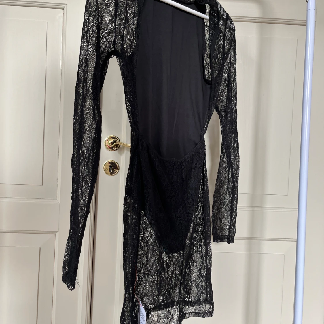 Svart klänning i spets - 90