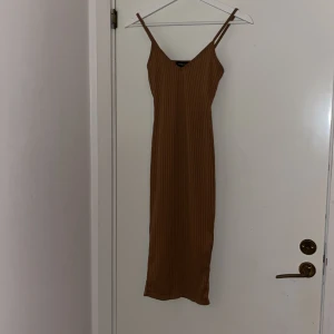 Klänning - Brun sommarklänning