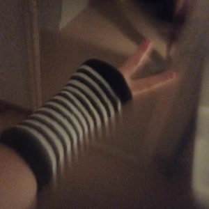 Snygga handvärmare  - Svart vita handvärmare  från amazon,är sådär använd. Säljs för behöver pengar,kontakta innan köp. 