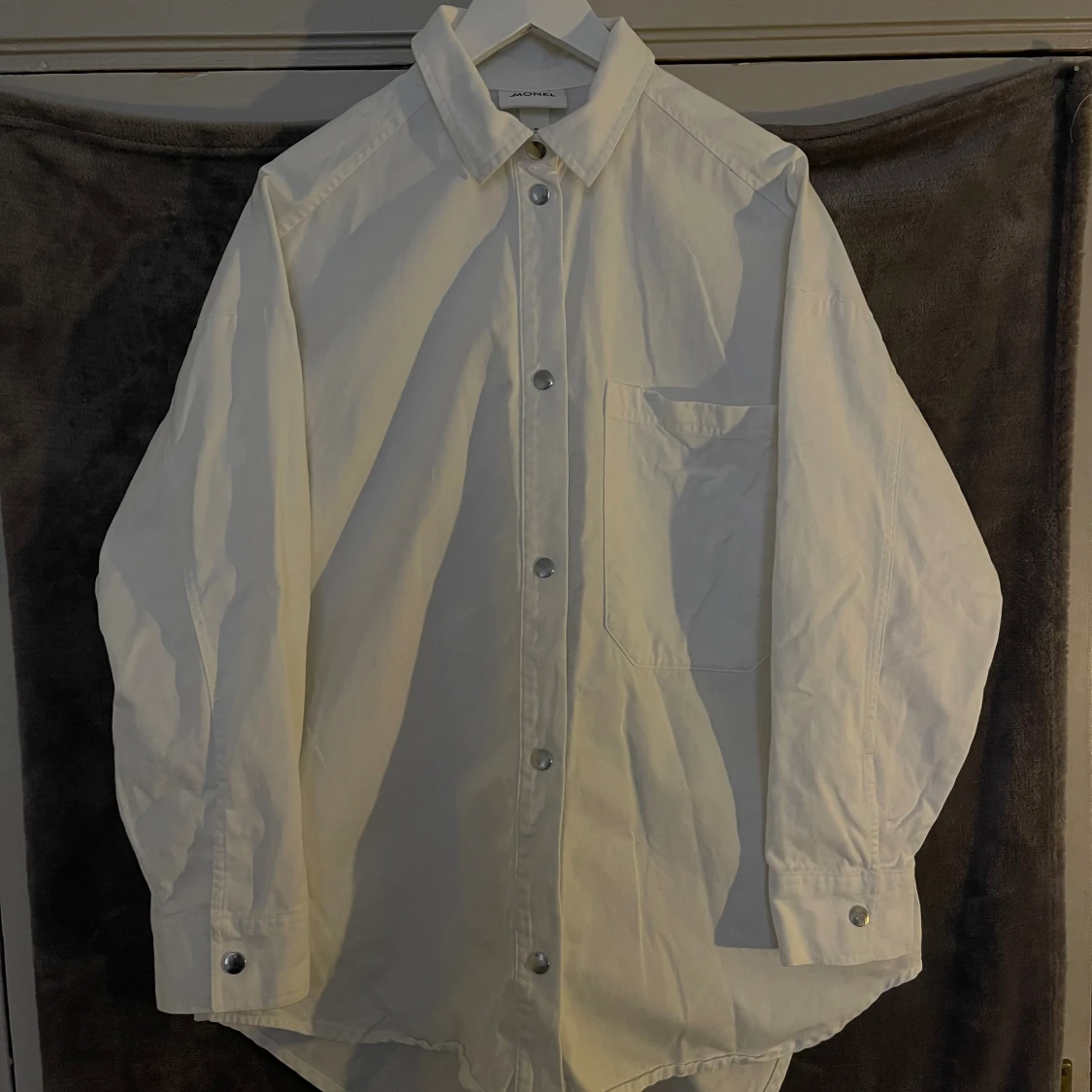 Oversize skjorta/jacka Monki