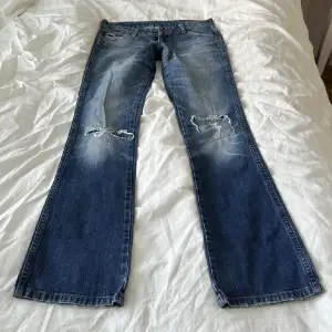 Vintage jeans från Wrangler❣️Midjemått: 78 Innerbenslängd: 83