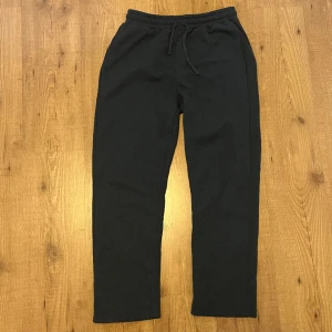 Sköna mjukisbyxor - Ett par mjukisbyxor från lager 157. Perfekt skick. Pris kan diskuteras