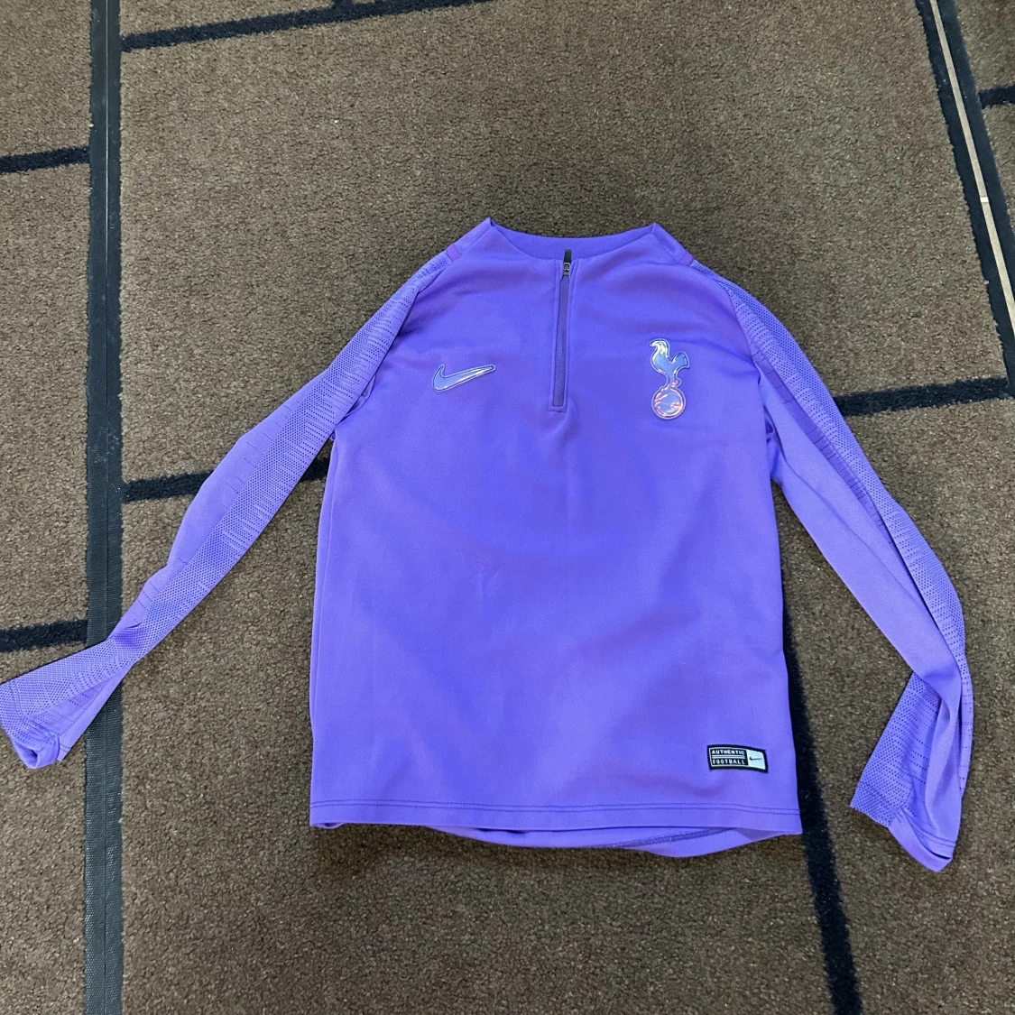 Tottenham hotspur tracksuit - 90