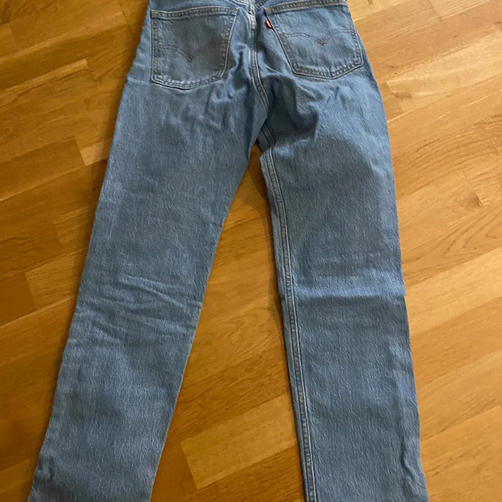 Nyskick på dessa jeans. Använda fåtal gånger. Jeans & Byxor.