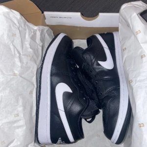 Air jordans skor - Använd en gång men passade ej mig. Kartong fås med.